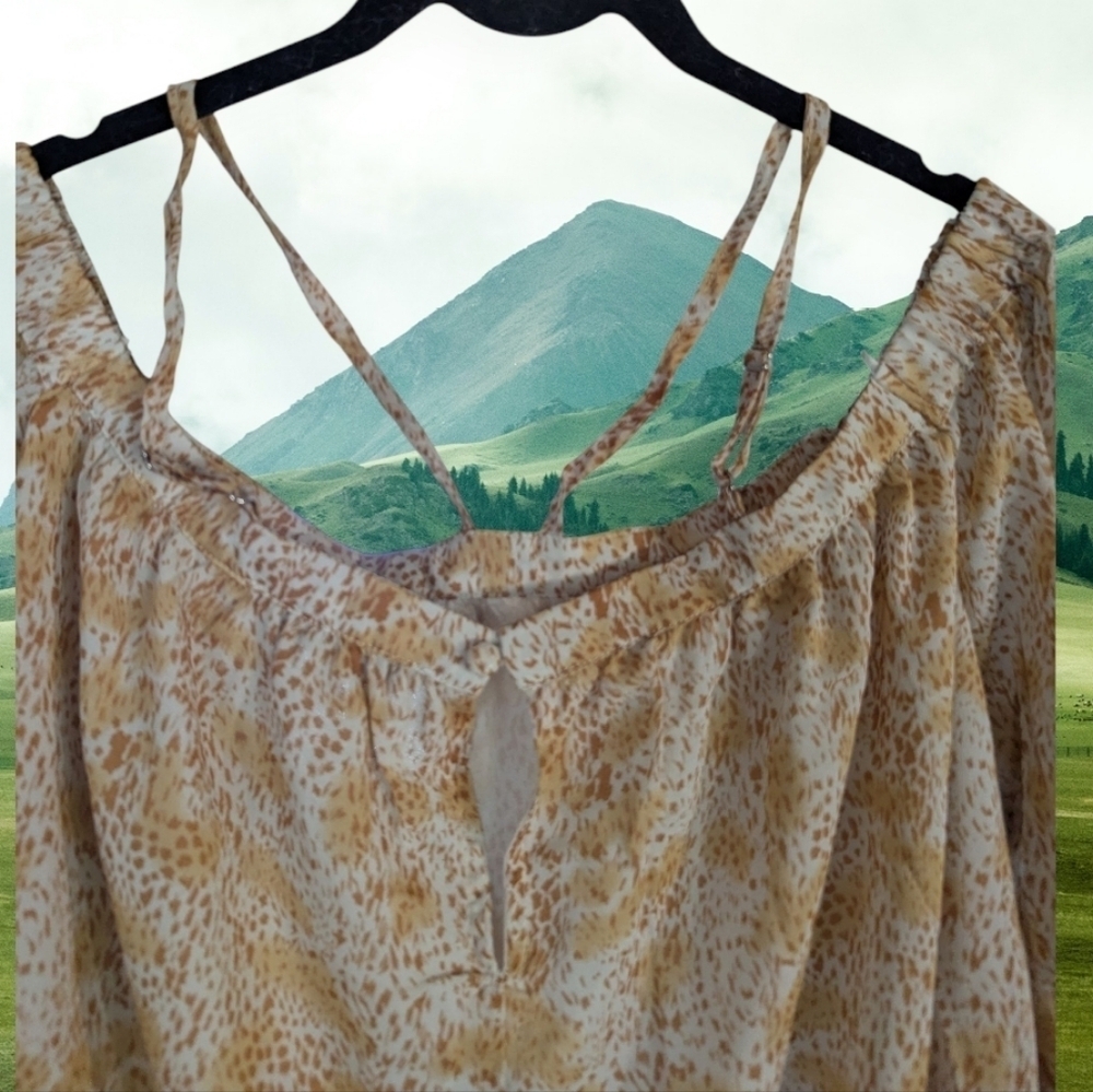 🤩 NWT DAVI & DANI Animal Print Off The Shoulder Strappy Blouse Size Medium - Picture 6 of 8